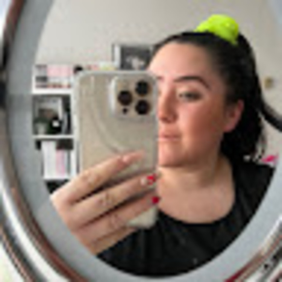 Meet your Posher, Tianna - Picture 1 of 1